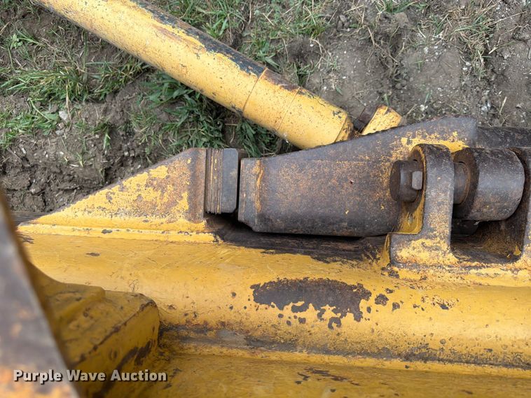 image for item FP4017 1983 Caterpillar D6D dozer