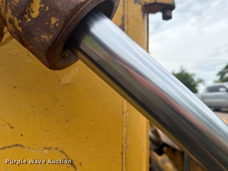 image for item FP4017 1983 Caterpillar D6D dozer