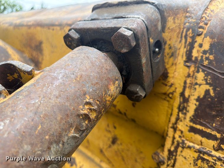 image for item FP4017 1983 Caterpillar D6D dozer