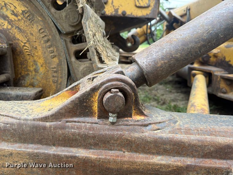 image for item FP4017 1983 Caterpillar D6D dozer