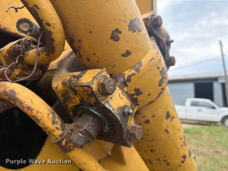 image for item FP4017 1983 Caterpillar D6D dozer