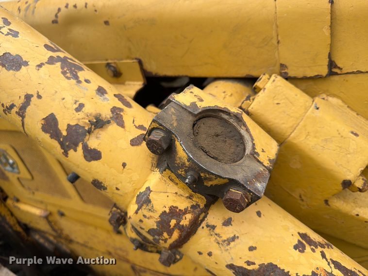 image for item FP4017 1983 Caterpillar D6D dozer