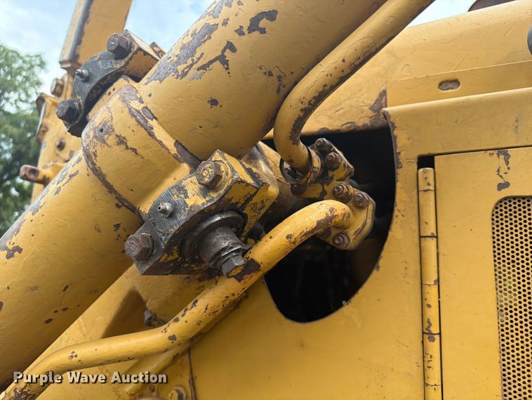 image for item FP4017 1983 Caterpillar D6D dozer
