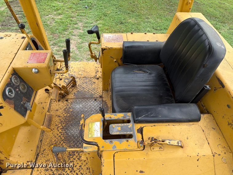 image for item FP4017 1983 Caterpillar D6D dozer