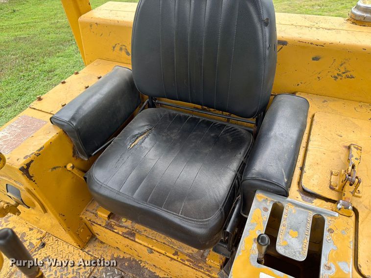 image for item FP4017 1983 Caterpillar D6D dozer