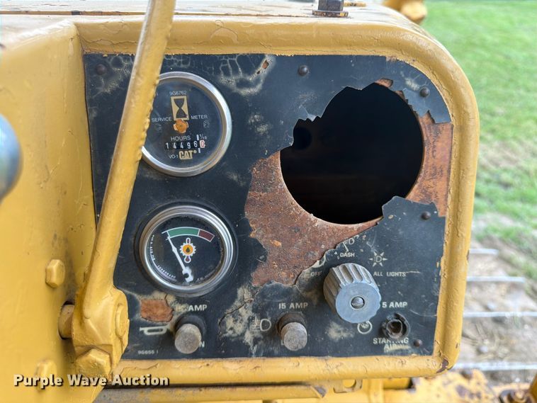 image for item FP4017 1983 Caterpillar D6D dozer