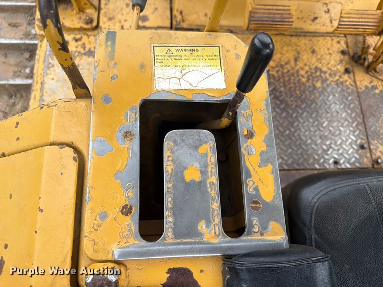 image for item FP4017 1983 Caterpillar D6D dozer