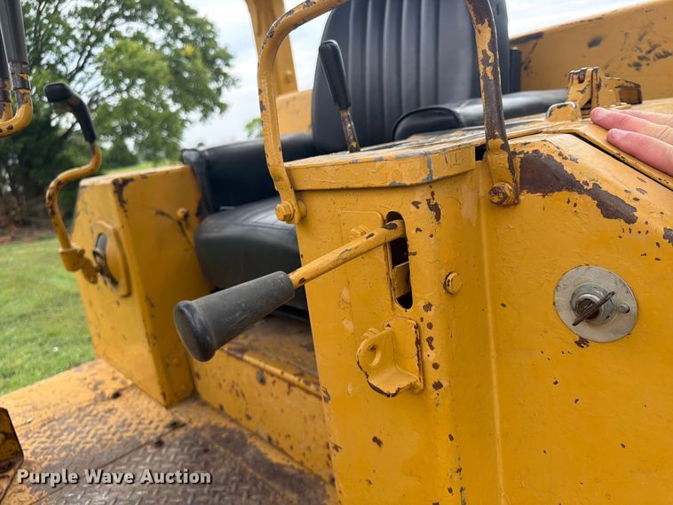 image for item FP4017 1983 Caterpillar D6D dozer