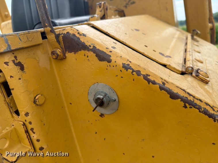 image for item FP4017 1983 Caterpillar D6D dozer