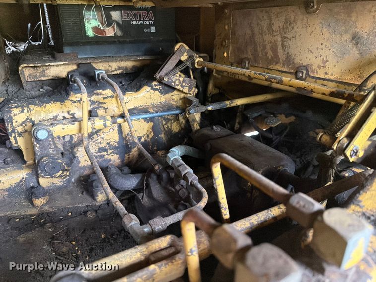 image for item FP4017 1983 Caterpillar D6D dozer