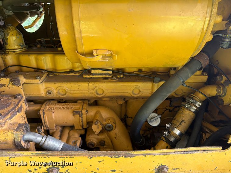 image for item FP4017 1983 Caterpillar D6D dozer