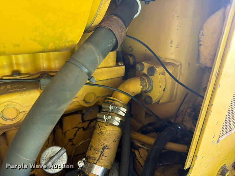 image for item FP4017 1983 Caterpillar D6D dozer