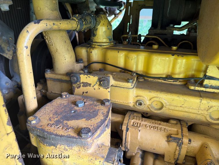 image for item FP4017 1983 Caterpillar D6D dozer