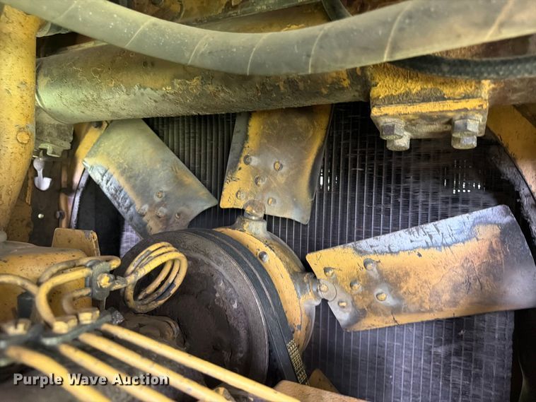 image for item FP4017 1983 Caterpillar D6D dozer