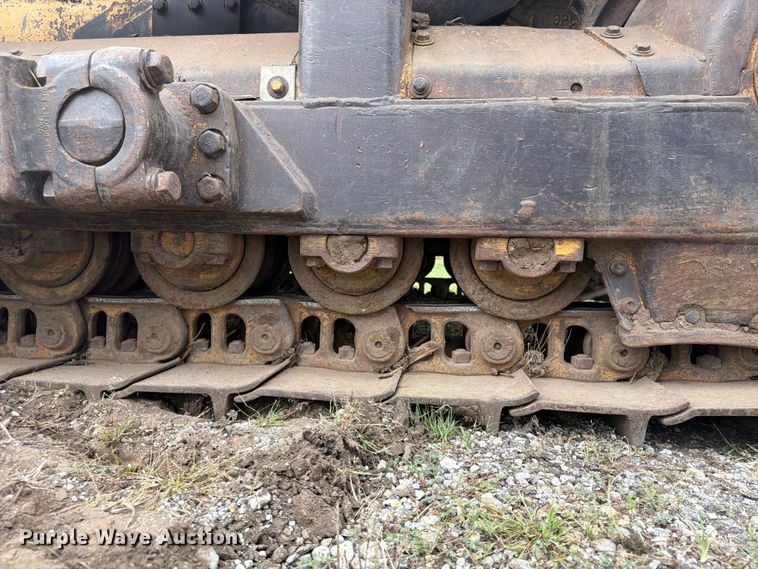 image for item FP4017 1983 Caterpillar D6D dozer