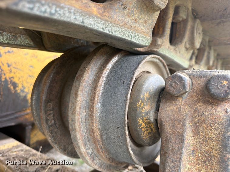 image for item FP4017 1983 Caterpillar D6D dozer