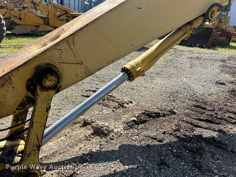 image for item FT6080 2005 Komatsu PC300LC-7L excavator