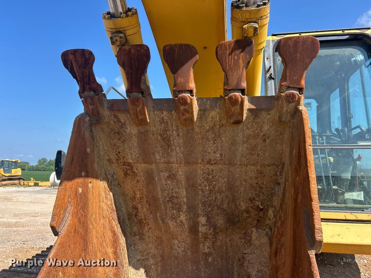 image for item FT6080 2005 Komatsu PC300LC-7L excavator