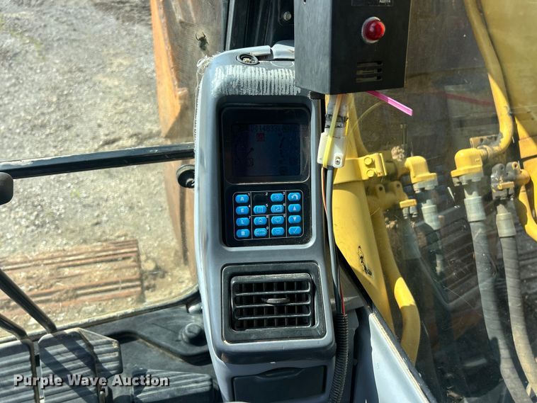 image for item FT6080 2005 Komatsu PC300LC-7L excavator