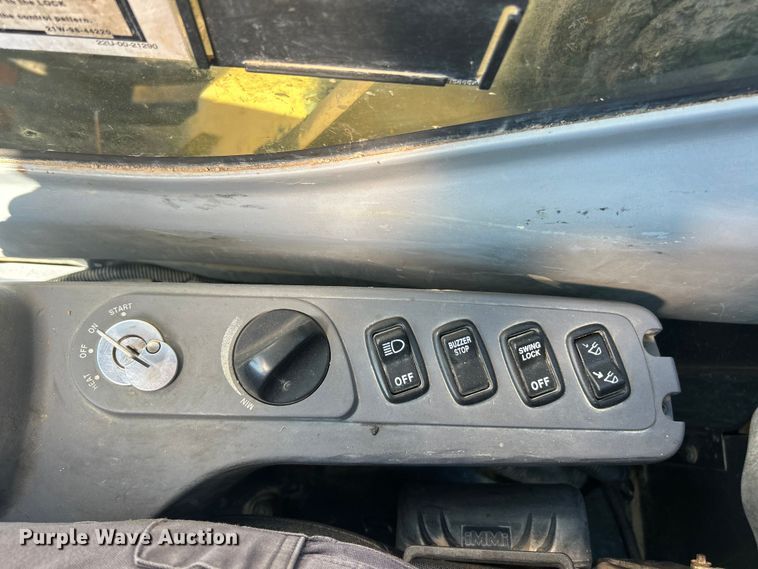 image for item FT6080 2005 Komatsu PC300LC-7L excavator