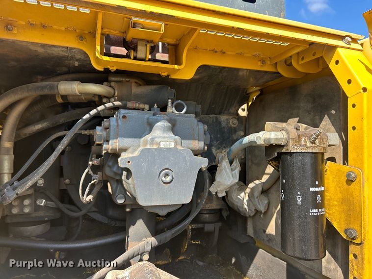 image for item FT6080 2005 Komatsu PC300LC-7L excavator