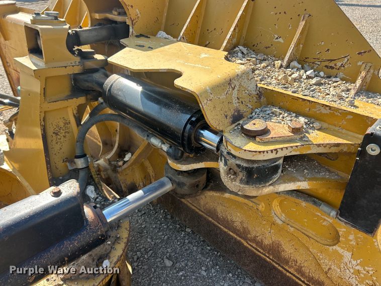 image for item FT6081 2013 Caterpillar D6N LGP dozer