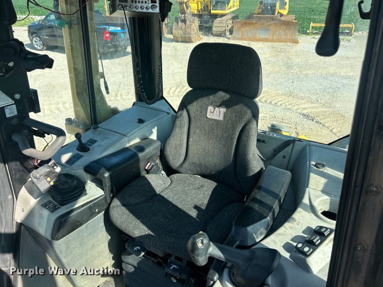 image for item FT6081 2013 Caterpillar D6N LGP dozer