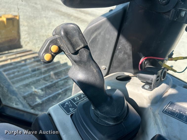 image for item FT6081 2013 Caterpillar D6N LGP dozer