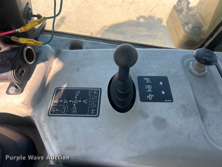 image for item FT6081 2013 Caterpillar D6N LGP dozer