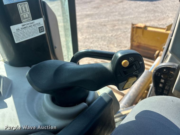 image for item FT6081 2013 Caterpillar D6N LGP dozer