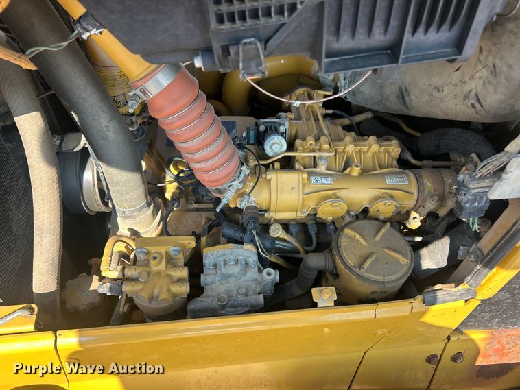 image for item FT6081 2013 Caterpillar D6N LGP dozer