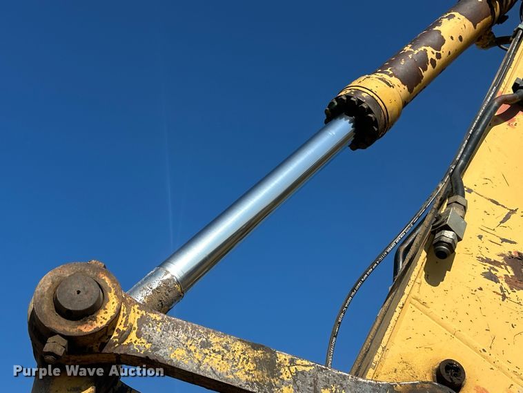 image for item FT6082 2002 Komatsu PC300LC-6LE excavator
