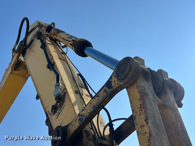 image for item FT6082 2002 Komatsu PC300LC-6LE excavator