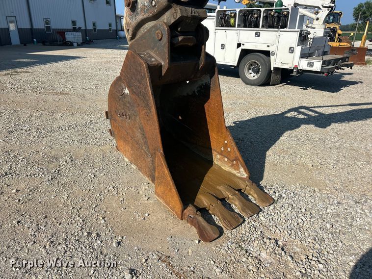 image for item FT6082 2002 Komatsu PC300LC-6LE excavator