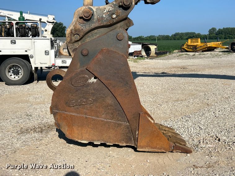 image for item FT6082 2002 Komatsu PC300LC-6LE excavator