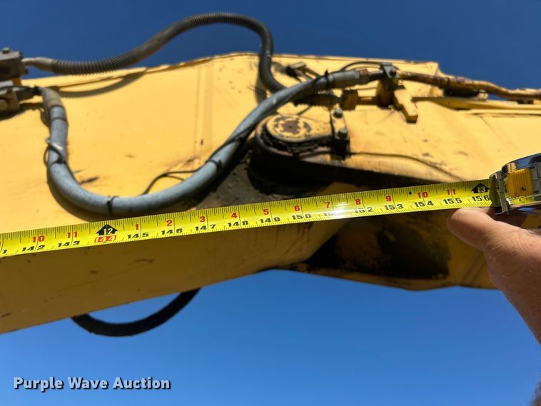 image for item FT6082 2002 Komatsu PC300LC-6LE excavator