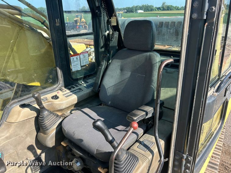 image for item FT6082 2002 Komatsu PC300LC-6LE excavator
