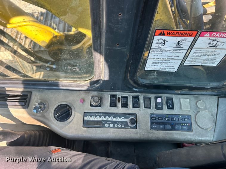image for item FT6082 2002 Komatsu PC300LC-6LE excavator