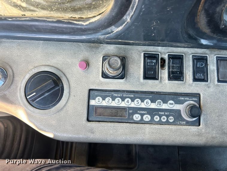 image for item FT6082 2002 Komatsu PC300LC-6LE excavator