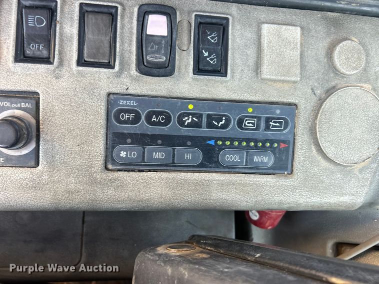 image for item FT6082 2002 Komatsu PC300LC-6LE excavator
