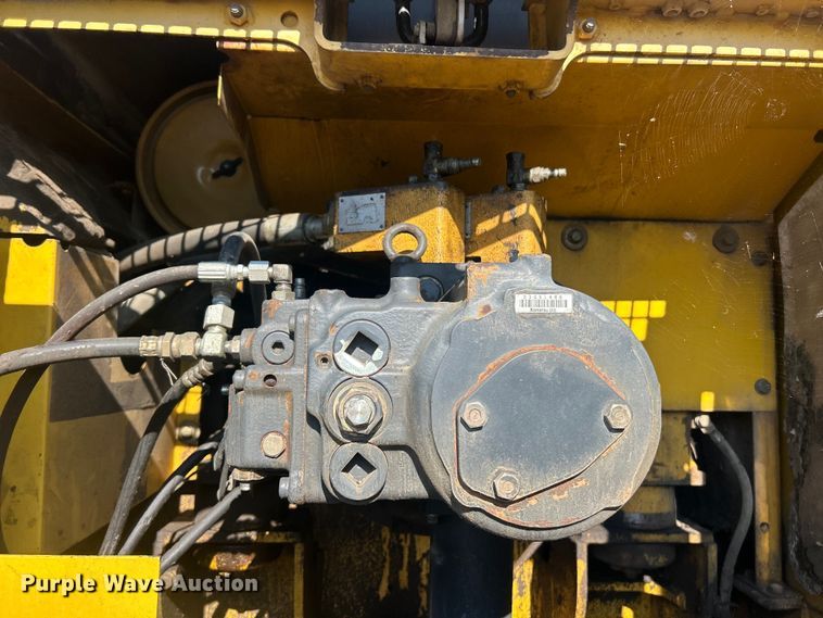image for item FT6082 2002 Komatsu PC300LC-6LE excavator