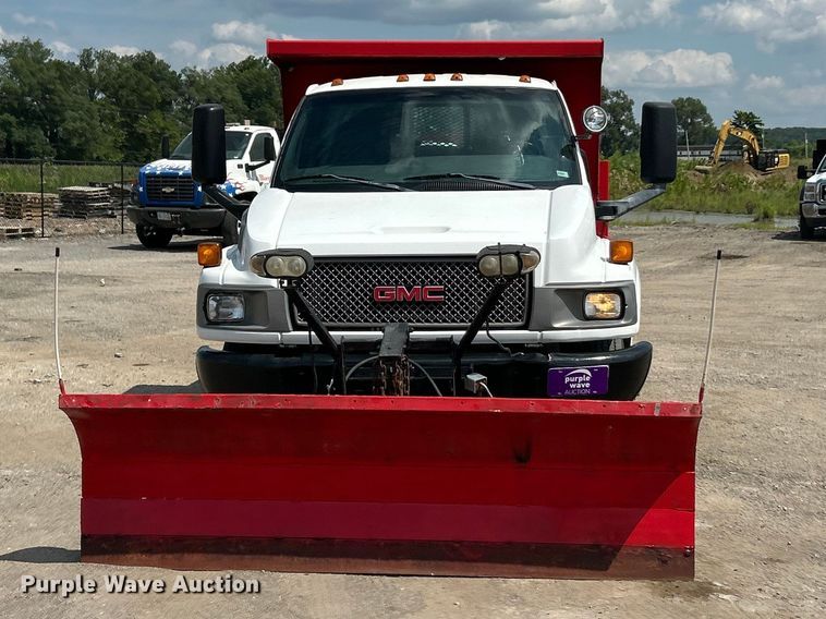 image for item FT6091 2004 GMC C4500 dump truck