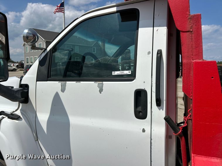 image for item FT6091 2004 GMC C4500 dump truck