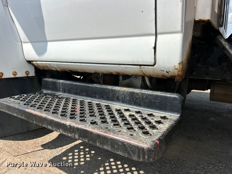 image for item FT6091 2004 GMC C4500 dump truck