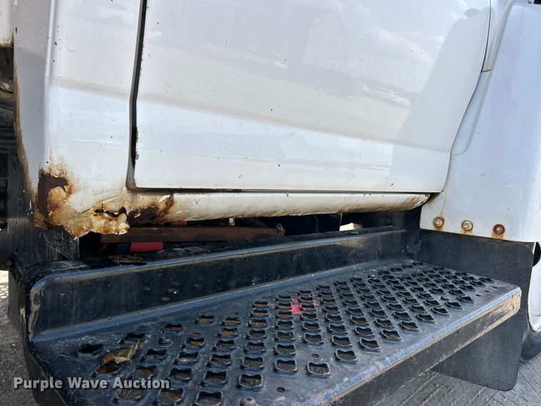image for item FT6091 2004 GMC C4500 dump truck