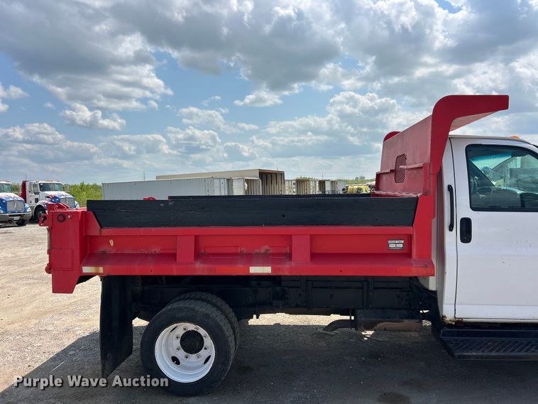 image for item FT6091 2004 GMC C4500 dump truck