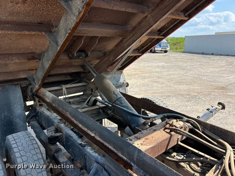 image for item FT6091 2004 GMC C4500 dump truck