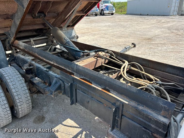 image for item FT6091 2004 GMC C4500 dump truck
