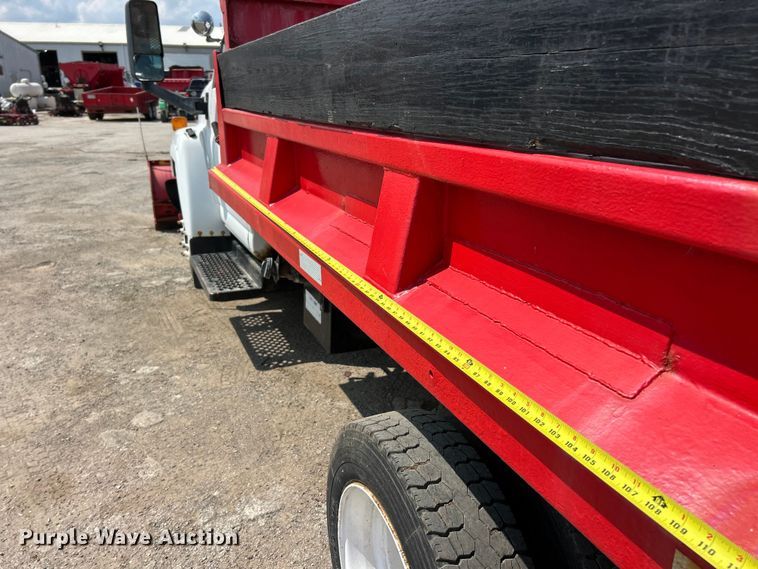 image for item FT6091 2004 GMC C4500 dump truck