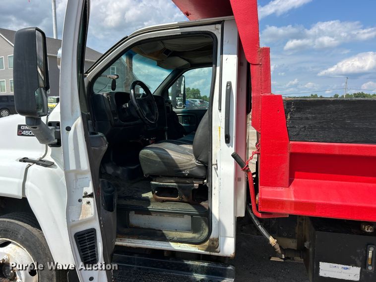 image for item FT6091 2004 GMC C4500 dump truck